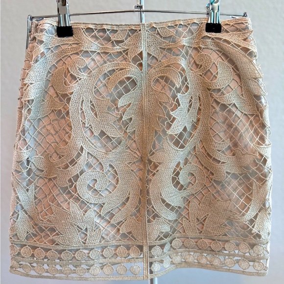 Women’s Express Cream Shimmer skirt - Picture 4 of 4